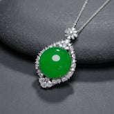 Vintage King's Crown Pendant - Natural Green Faux Stone with Sparkling Accents for Royal Confidence and Self-Empowerment