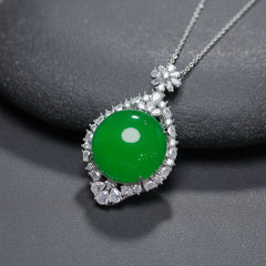 Vintage King's Crown Pendant - Natural Green Faux Stone with Sparkling Accents for Royal Confidence and Self-Empowerment