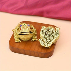 Golden Three-Legged Toad Figurine — Wealth Attraction, Prosperity & Protection Feng Shui Decor