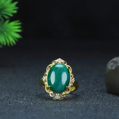 Vintage Green Agate Ring for Prosperity, Emotional Balance, and Spiritual Protection