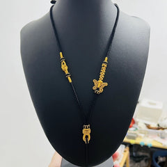 Hand-Woven Bow Pendant Necklace – Ethnic Chinese Style Golden Energy for Daily Wear