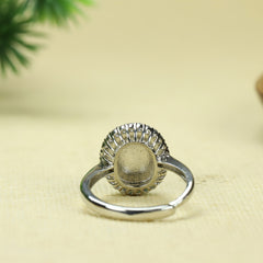 Elegant Green Chalcedony Ring Vintage Style Adjustable Gemstone Jewelry for Emotional Balance and Timeless Beauty