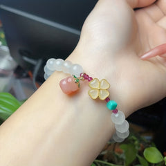 White Agate Energy Bracelet with Lucky Clover & Peach Blossom Pendant – Harmony, Protection & Spiritual Growth