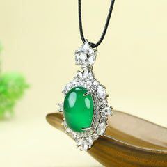 Luxurious Green Agate Pendant Necklace for Harmony, Abundance, and Spiritual Balance