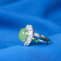Retro Statement Ring with Natural Crystal for Confidence and Clarity