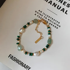 1pc Elegant Faux Pearl & Malachite Beaded Necklace - Green & White Freshwater Pearl Jewelry with Golden-Tone Accents for Spring-Autumn Fashion Accessories