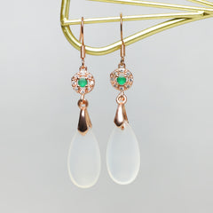 Colorful Natural Stone Earrings with a Luxurious Palace Style, Perfect for Beach Parties And Gatherings, Making Them an Ideal Gift for Girlfriends And Close Friends.