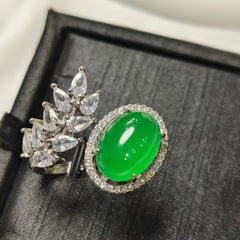 Elegant Emerald Green Agate Ring with Leaf Design for Balance & Vitality Women's Fashion Jewelry