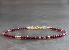 Minimalist French-Style Red Stone Beaded Bracelet - Bohemian Elegance for Versatile Stacking & Charisma Enhancement