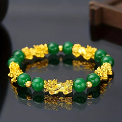 1pc Adjustable Lucky Charm Bracelet for Women - 31pcs Green Beads with Golden Accents & Clover Charms, Elastic Stretch Good Luck Jewelry for Birthdays, Christmas, Easter Gifts, Spring Parties & Casual Attire, Bracelet Charms