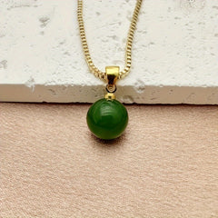 Elegant Glossy Green Imitation Jade Pendant Necklace - Spiritual Energy & Harmony
