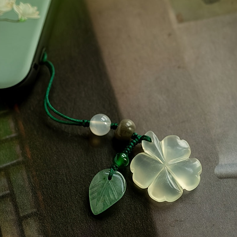 Green Flower Charm Keychain – Natural Jade Lucky Clover for Harmony & Protection