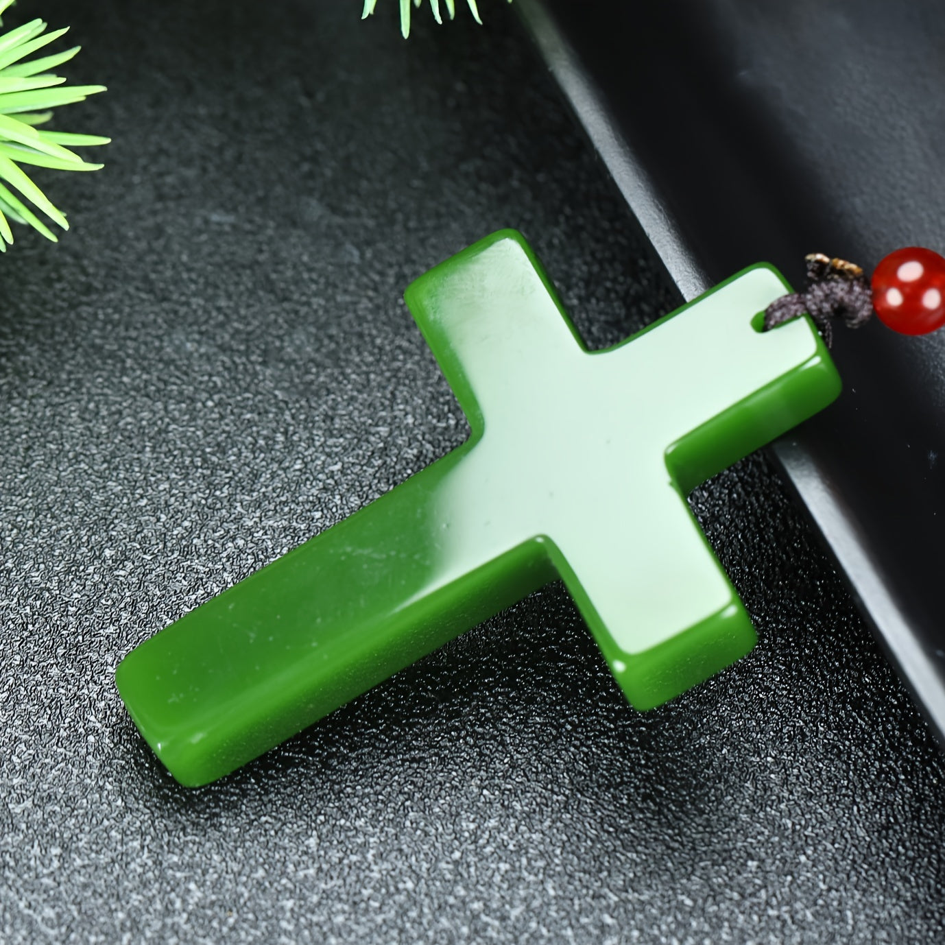 Dry Green Cross Pendant: Natural Balance & Protective Energy for Daily Wear