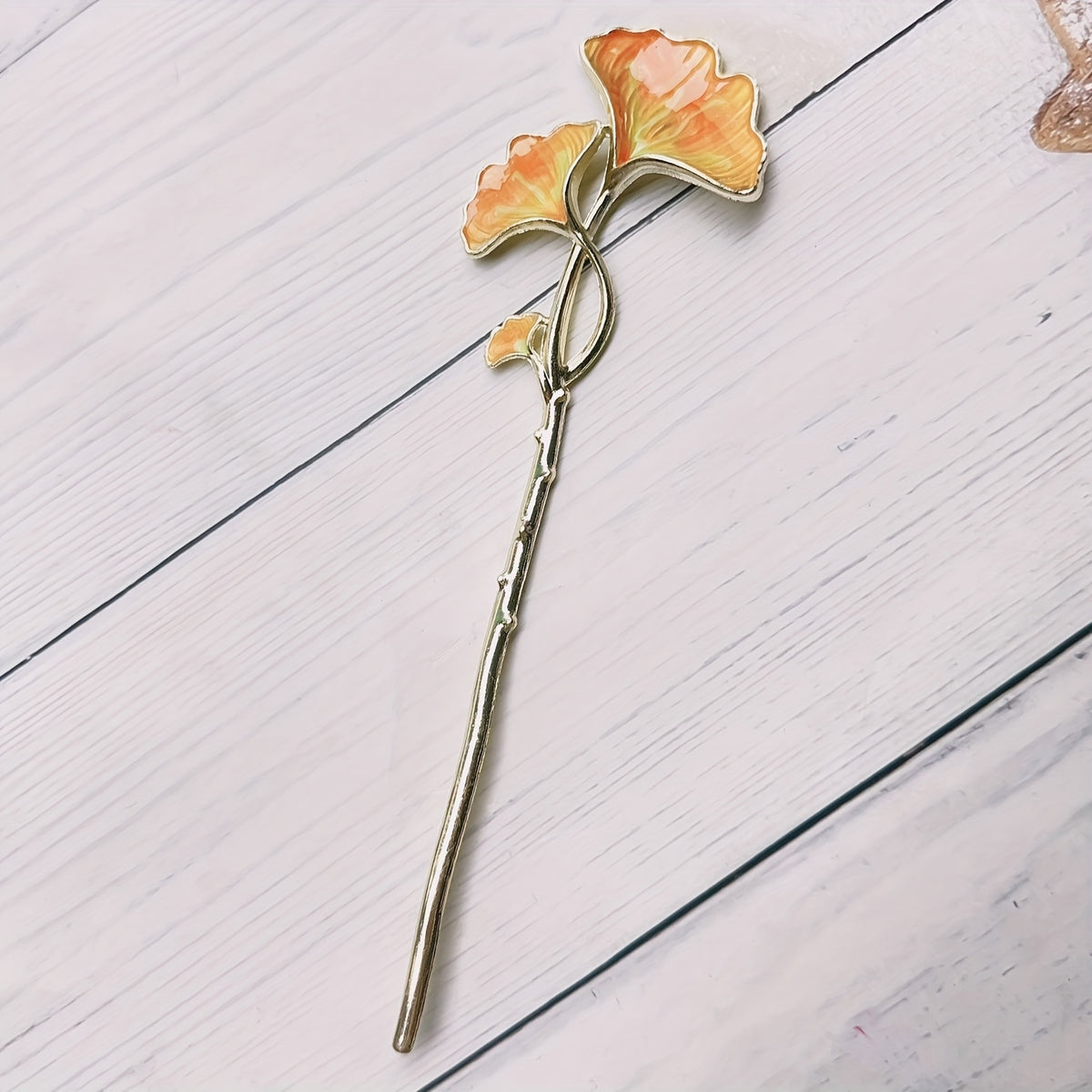 Stylish Ginkgo Leaf Hair Clip - Elegant Classic Energy for Women
