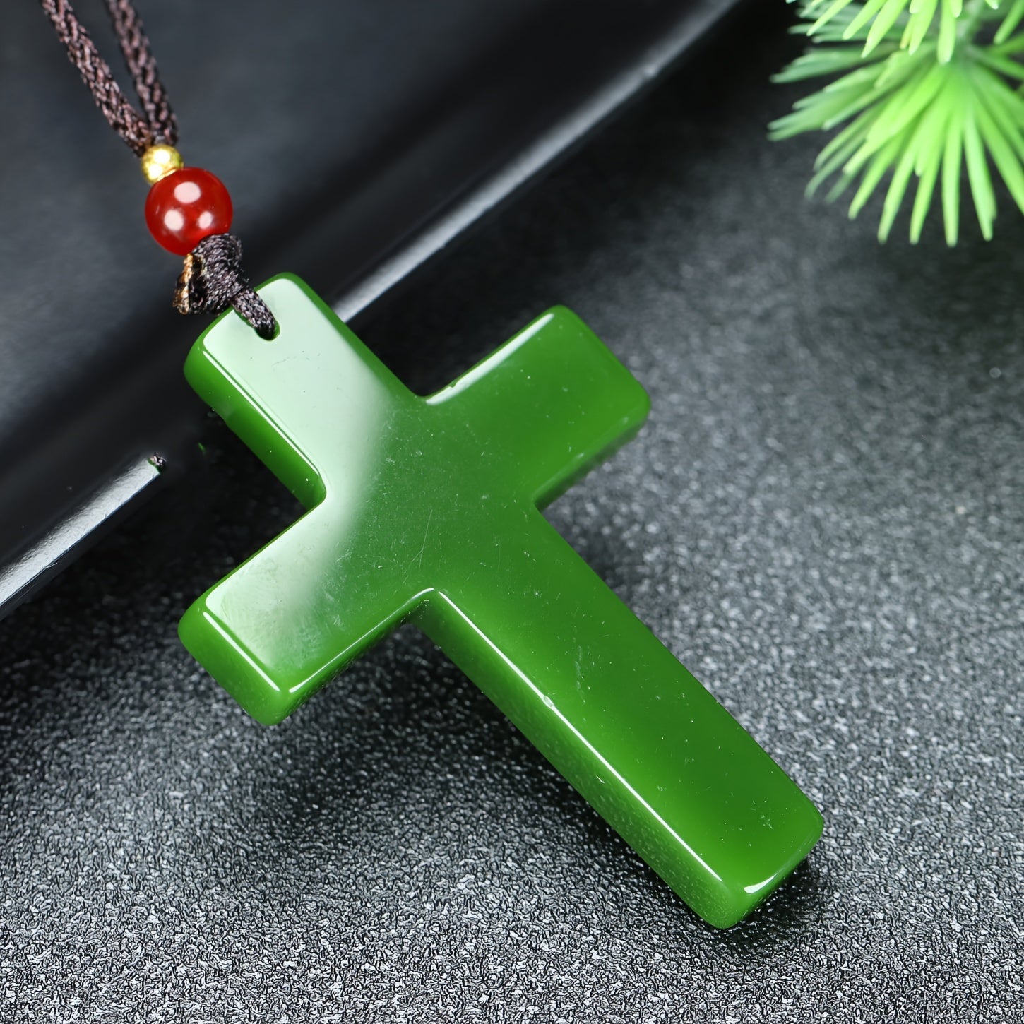 Dry Green Cross Pendant: Natural Balance & Protective Energy for Daily Wear