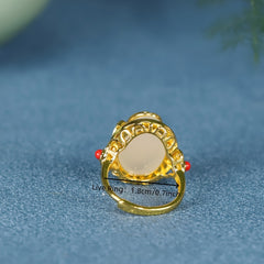 Vintage Gold Oval Ring with Garnet & Peridot — A Warm Counterweight to the Day's Noise & Peridot for Energetic Balance
