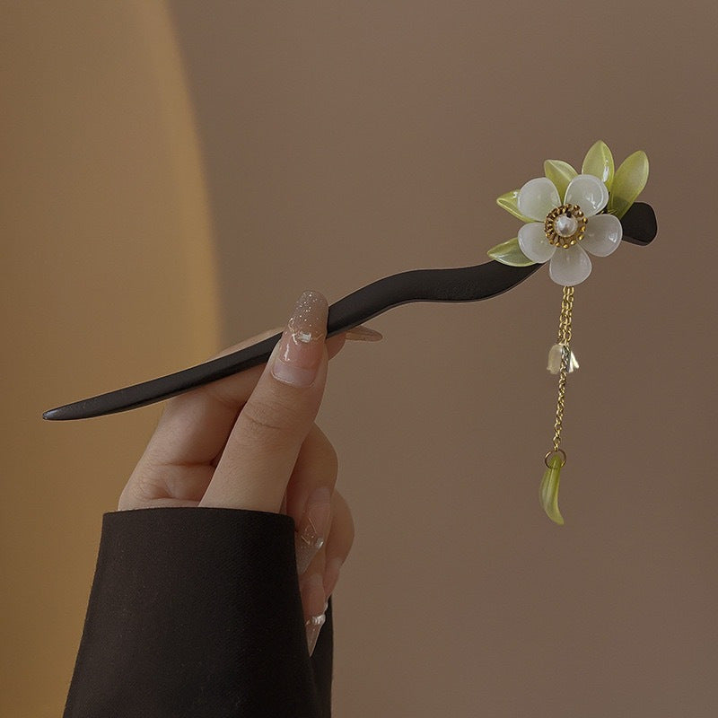 Ancient Style Magnolia Flower Tassel Hairpin - Elegant Alloy Retro Hair Accessory for Mindful Energy & Harmonious Elegance