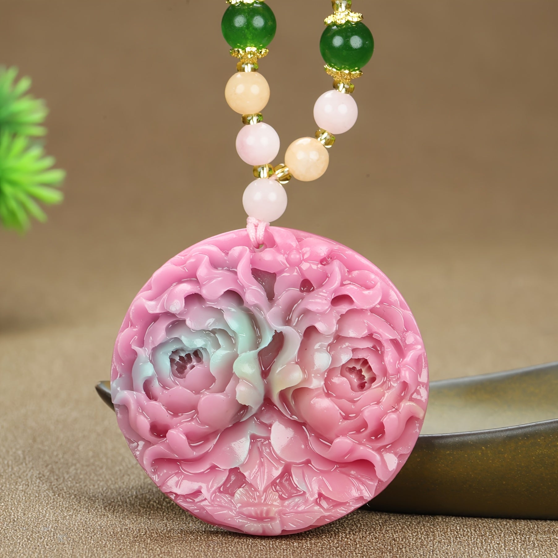 Bohemian Style Natural Stone Floral Pendant Necklace - Pink & Rose Design with Golden-Tone Accents