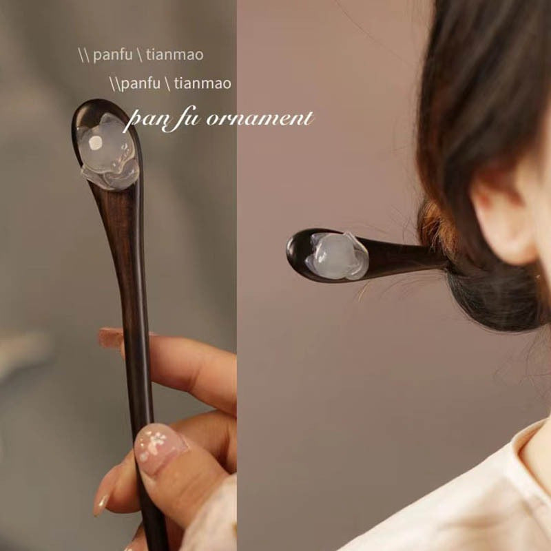 Women's Traditional Chinese Hanfu Hair Stick - Solid Wood Fox-Shaped Hairpin with White-like Caput Finial, Elegant Bun Maker for Cultural Events & Period Costumes