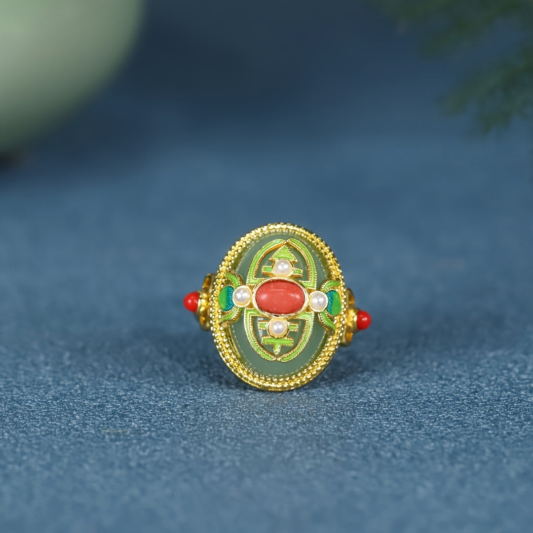 Vintage Gold Oval Ring with Garnet & Peridot — A Warm Counterweight to the Day's Noise & Peridot for Energetic Balance
