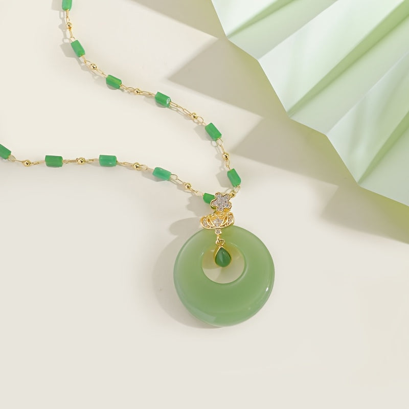 Light Luxury Retro Necklace - Versatile Collarbone Chain with Safety Buckle Pendant for Harmony & Style