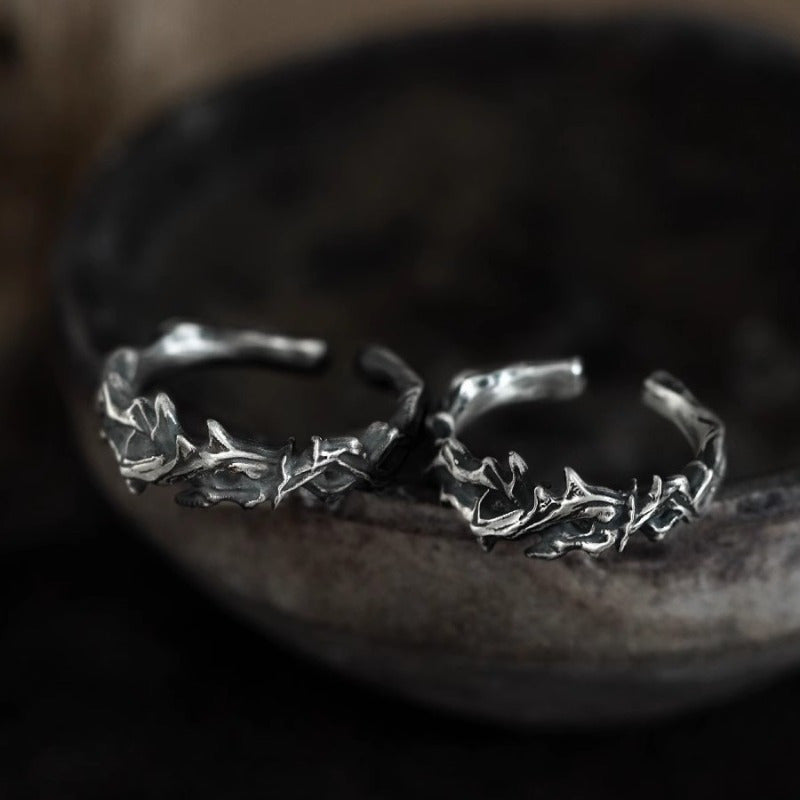 Vintage Gothic Thorn Design Zinc Alloy Ring — Spiritual Protection, Ancient Wisdom & Edgy Style Amulet