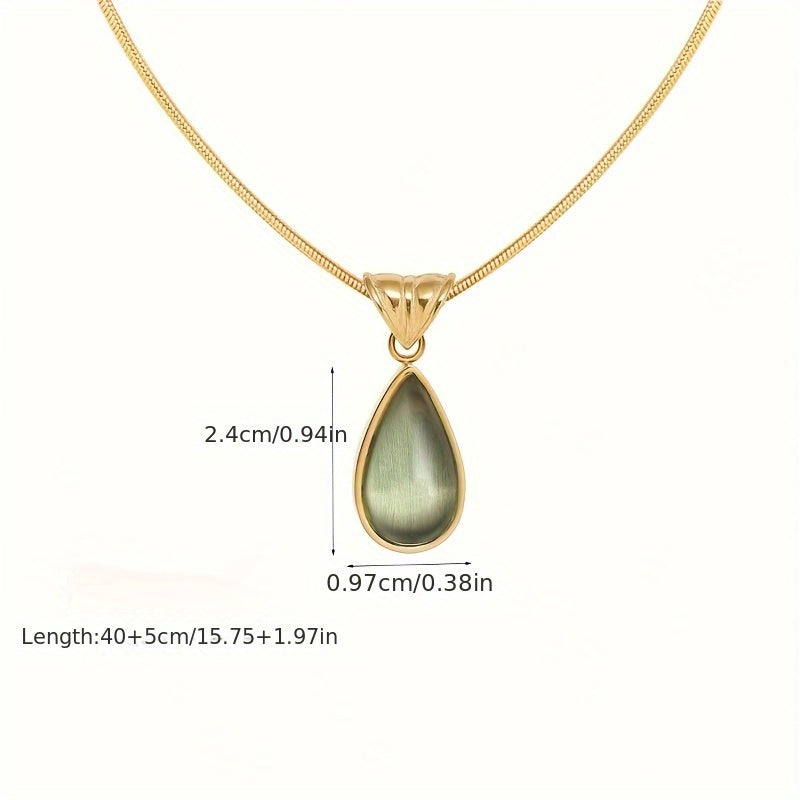 French Green Tear Necklace – Elegant Energy for Daily Wear