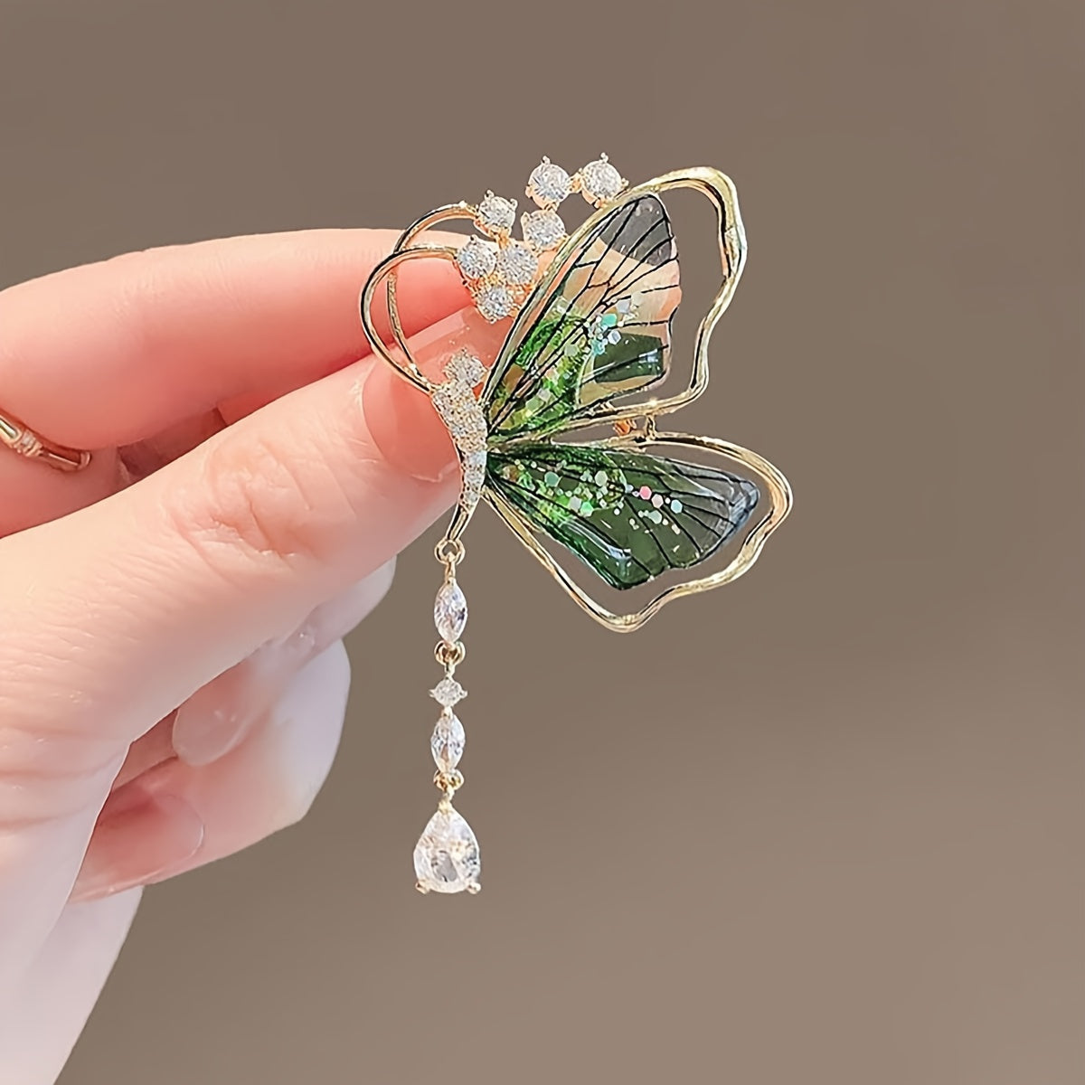 Elegant Bee & Rhinestone Brooch Pin with Positive Energy - Versatile Chic Outdoor Accessory