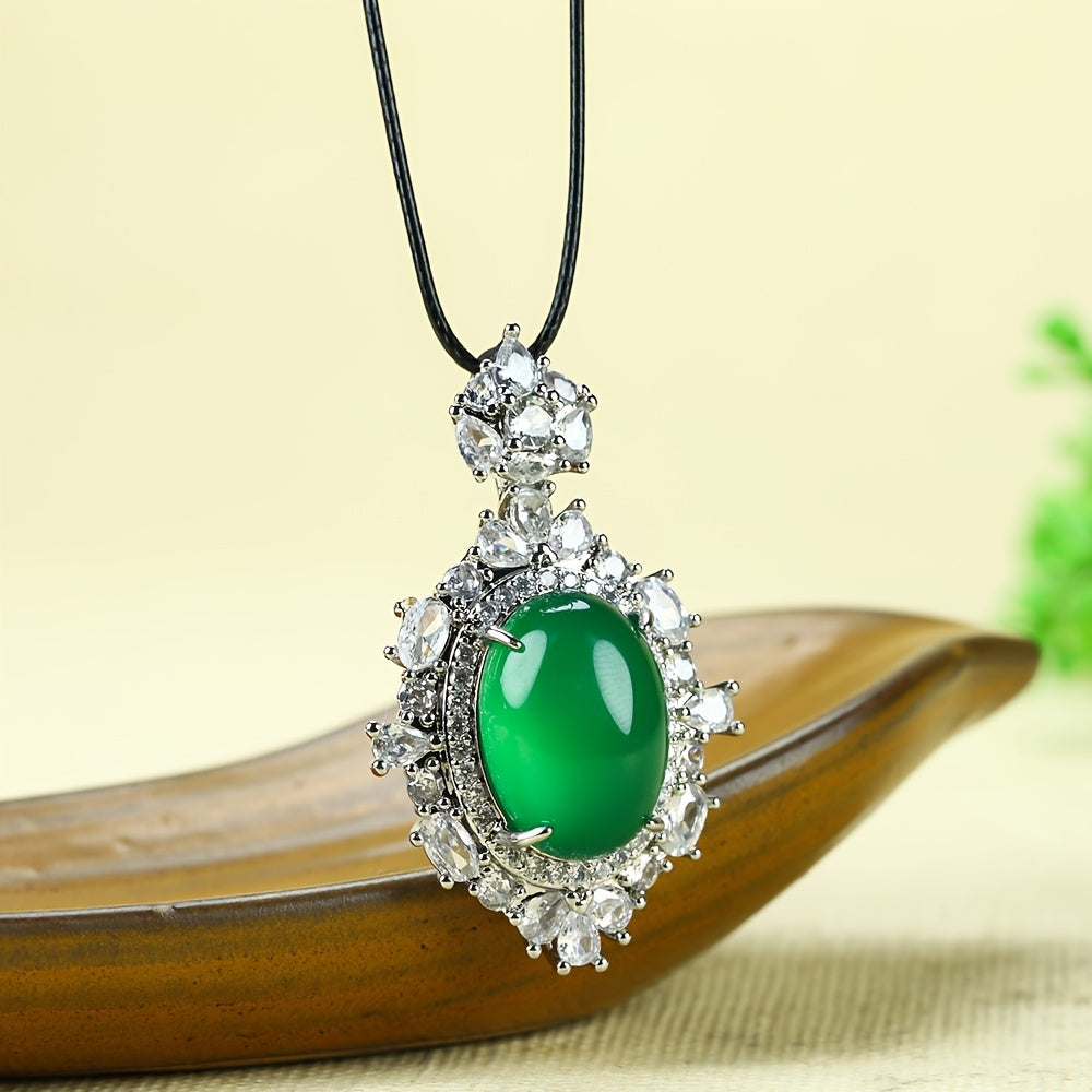 Luxurious Green Agate Pendant Necklace for Harmony, Abundance, and Spiritual Balance