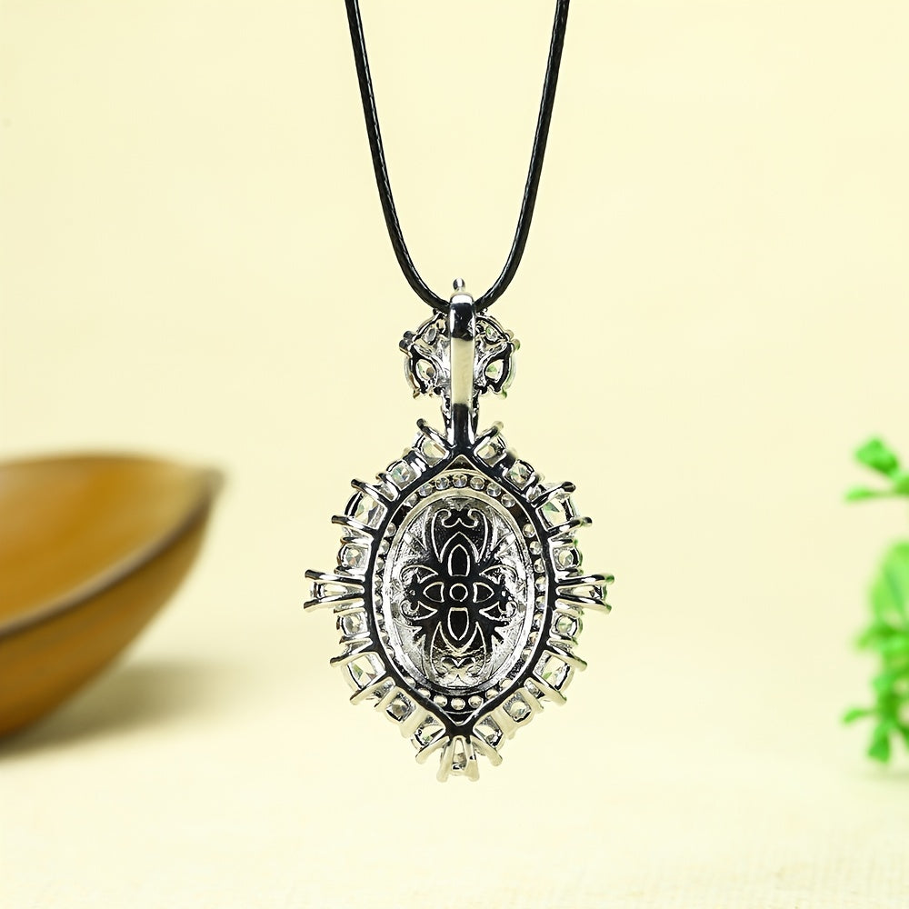 Luxurious Green Agate Pendant Necklace for Harmony, Abundance, and Spiritual Balance