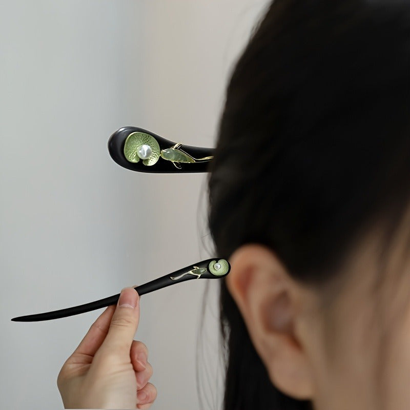 A Single Koi Hairpin Shaped Like a Lotus Leaf - Antique Hair Accessory for Everyday Use with Natural Energy Flow