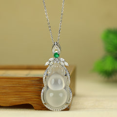 Vintage Gourd-Shaped White Agate Pendant Necklace for Good Fortune, Harmony, and Elegant Style
