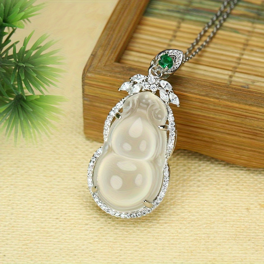 Vintage Gourd-Shaped White Agate Pendant Necklace for Good Fortune, Harmony, and Elegant Style