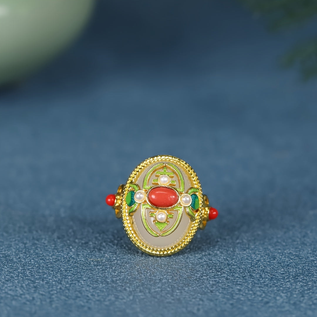 Vintage Gold Oval Ring with Garnet & Peridot — A Warm Counterweight to the Day's Noise & Peridot for Energetic Balance