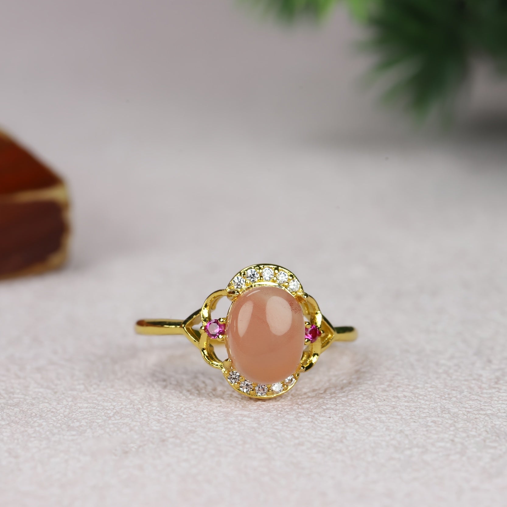Elegant pink crystal ring