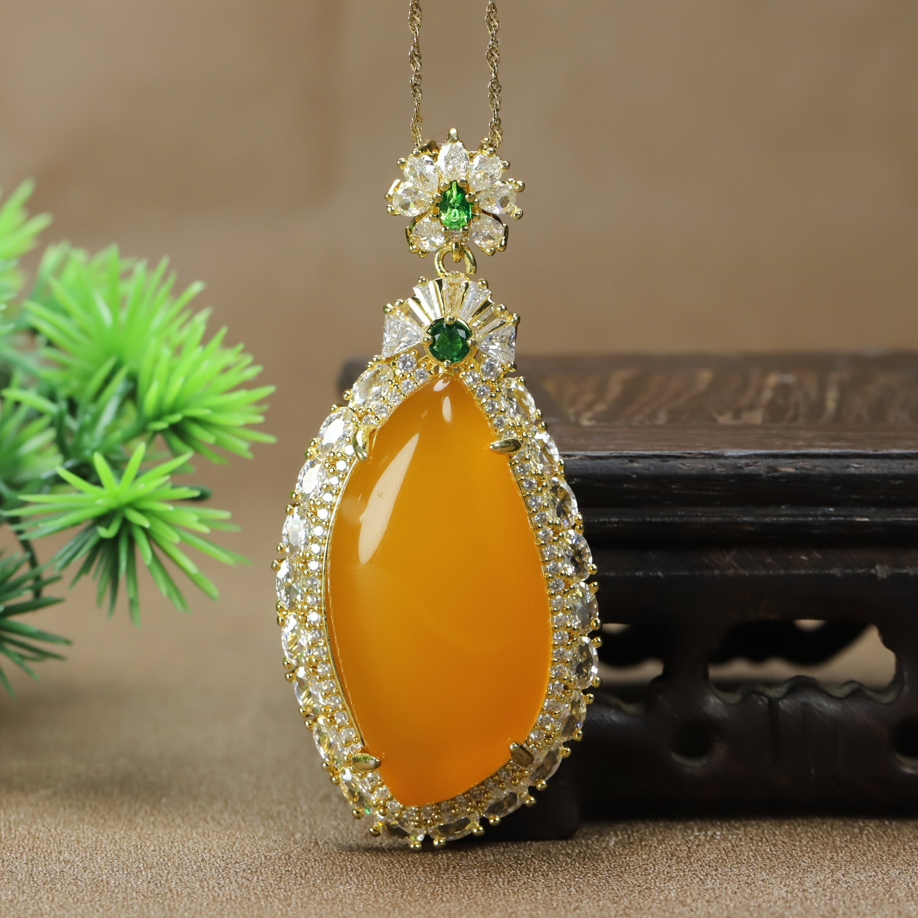 Men's deep yellow agate necklace with textured chain