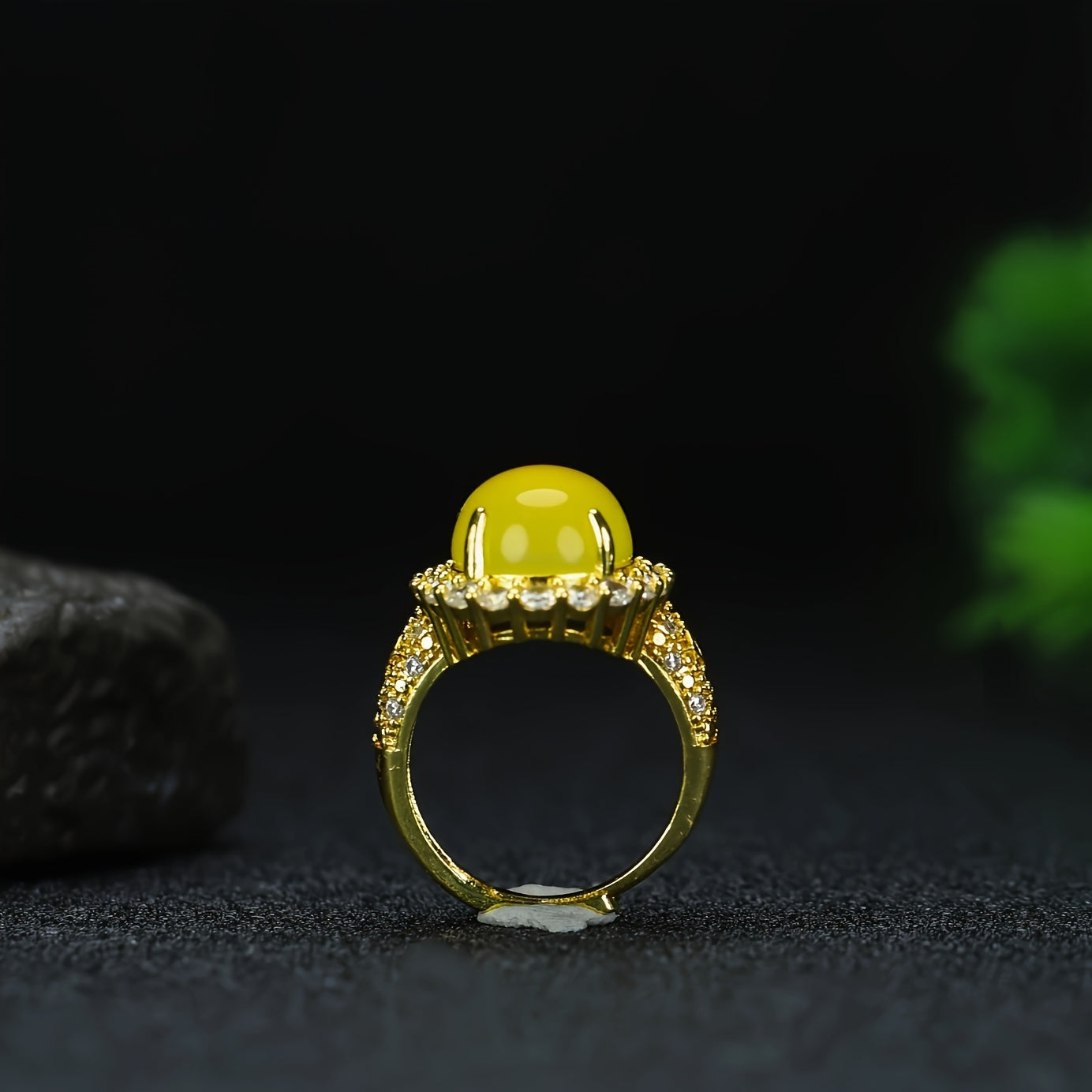 Elegant Men's Yellow Agate Ring with Gold Setting, Vintage-Inspired Statement Jewelry for Confidence, Abundance, and Timeless Style