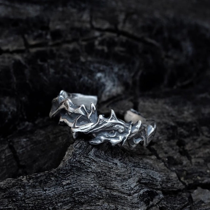 Vintage Gothic Thorn Design Zinc Alloy Ring — Spiritual Protection, Ancient Wisdom & Edgy Style Amulet