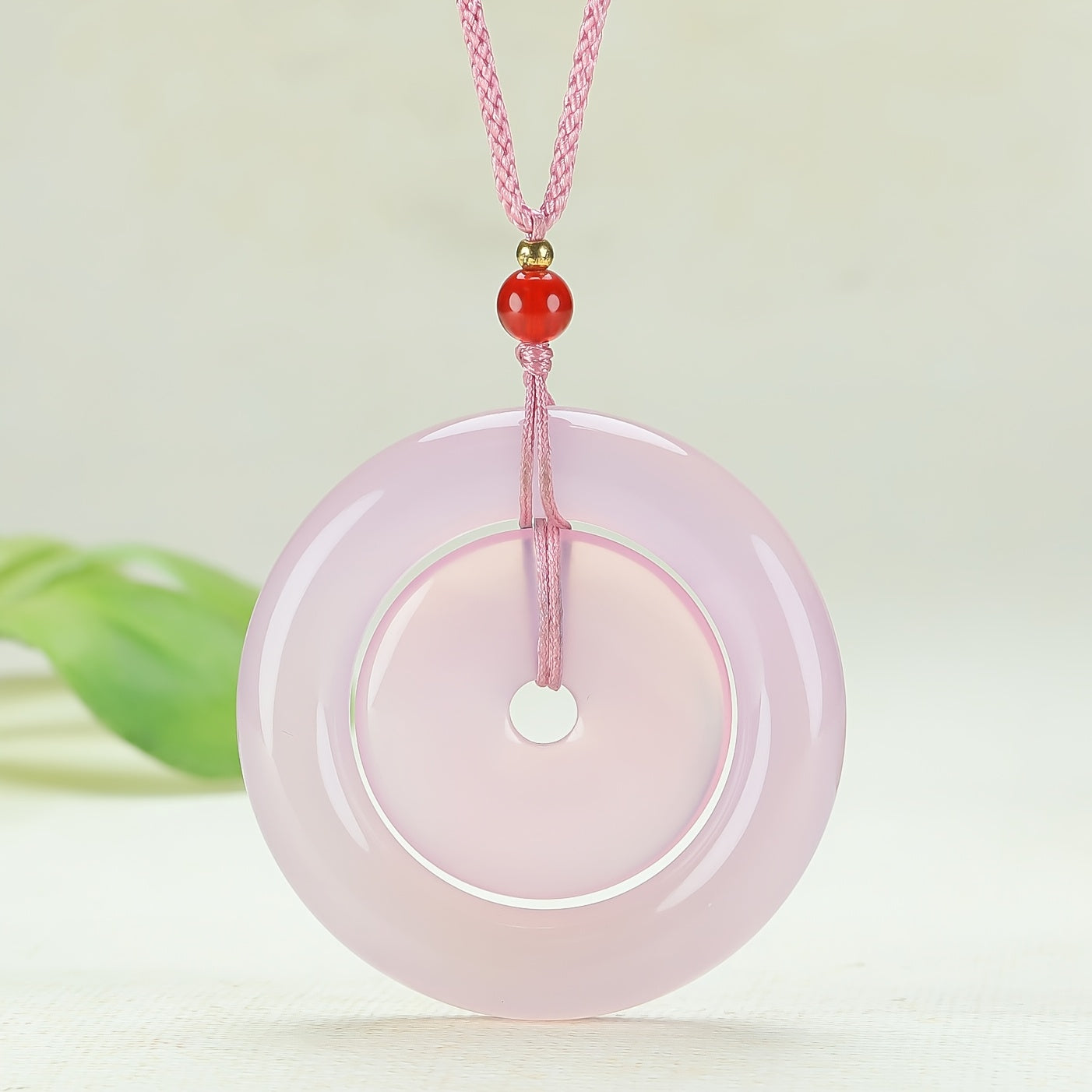 Usage scenarios and wearing suggestions for the agate pendant