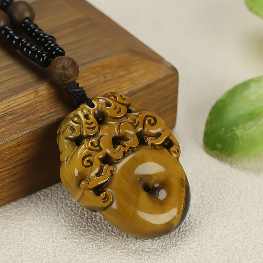 Detailed craftsmanship of the Pixiu pendant stone carving