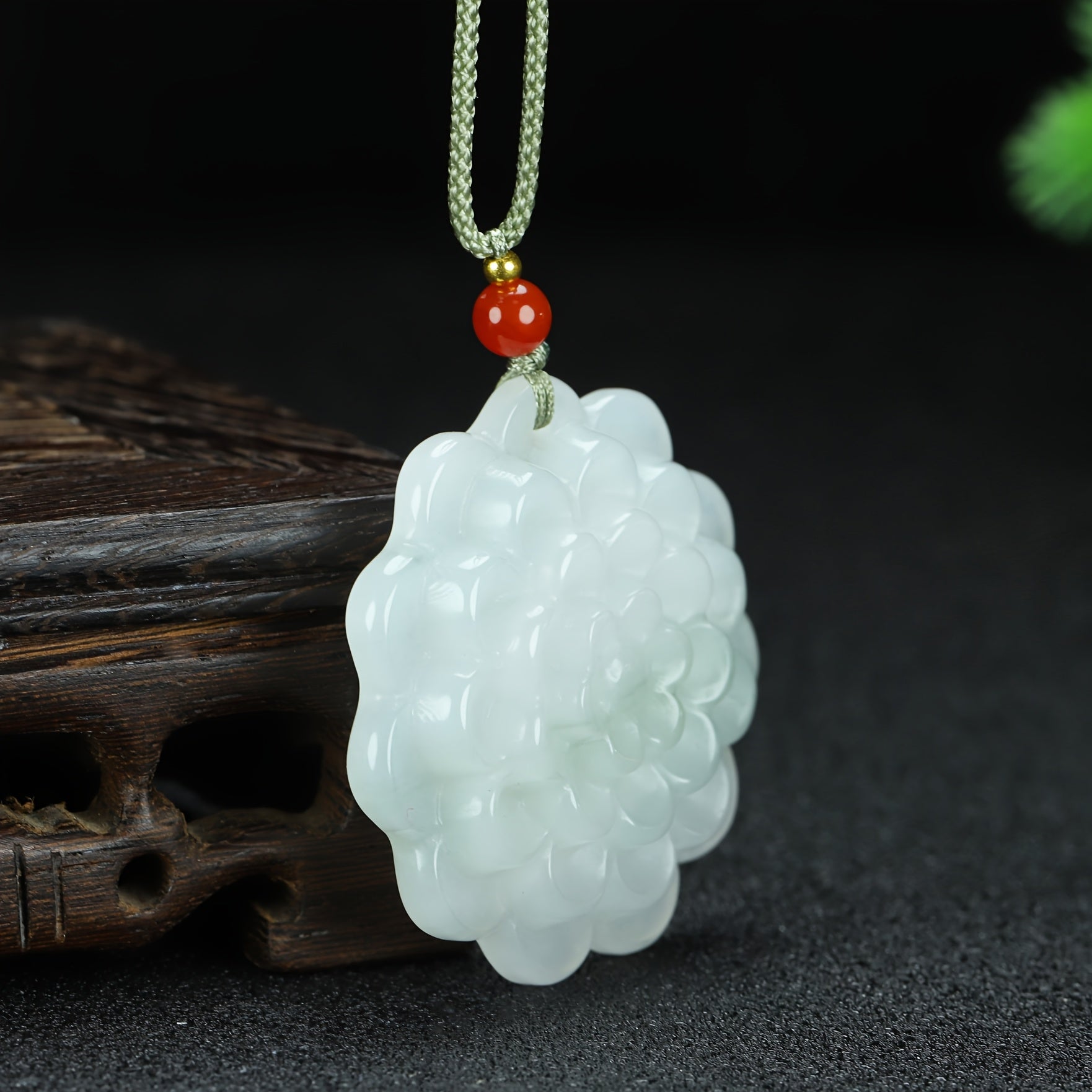 Artistic composition of the pendant with natural elements