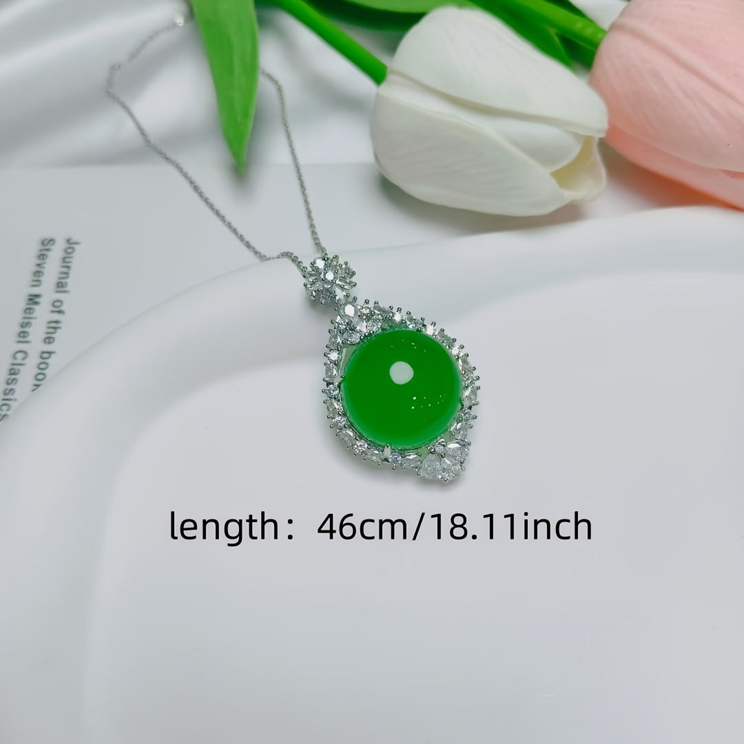 Vintage King's Crown Pendant - Natural Green Faux Stone with Sparkling Accents for Royal Confidence and Self-Empowerment